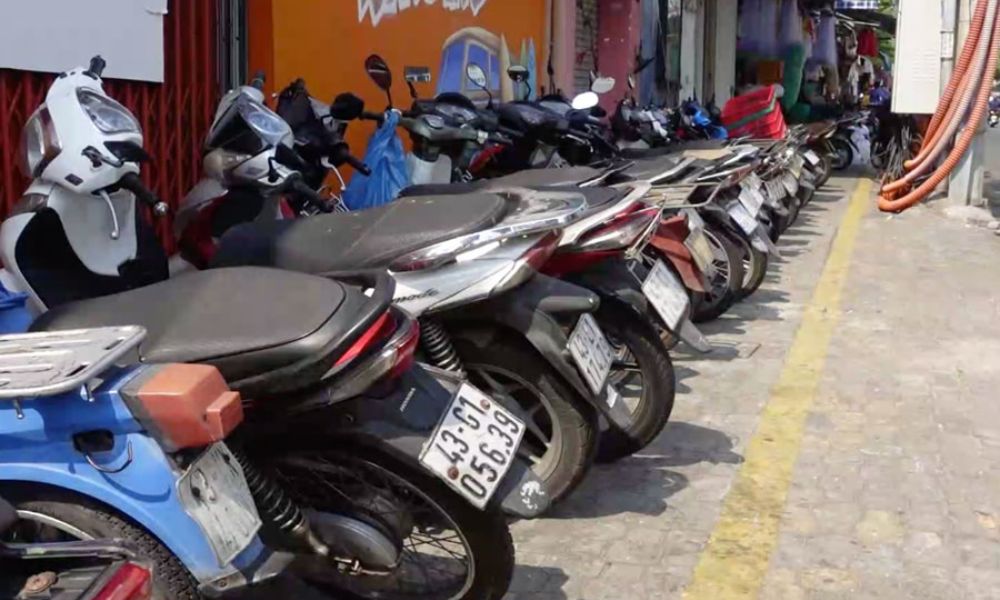 Bạn nên hỏi giá trước khi gửi xe tại chợ đêm Lê Duẩn