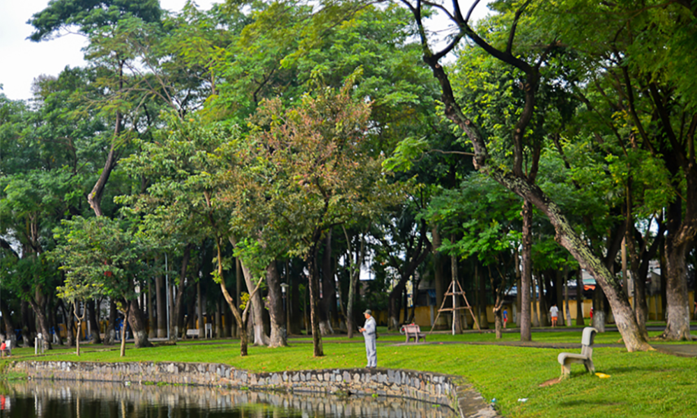 Luôn giữ gìn vệ sinh cho công viên 29-3 