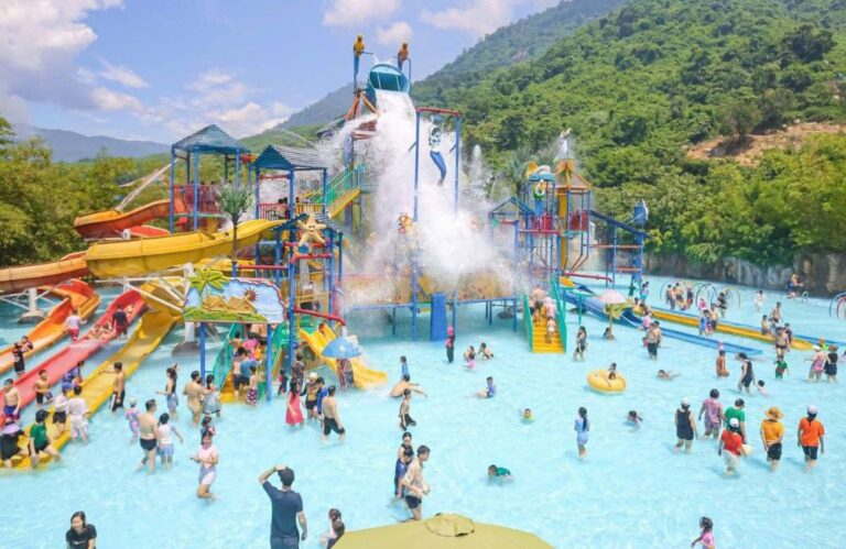 Cẩm nang du lịch Núi Thần Tài chi tiết 2025