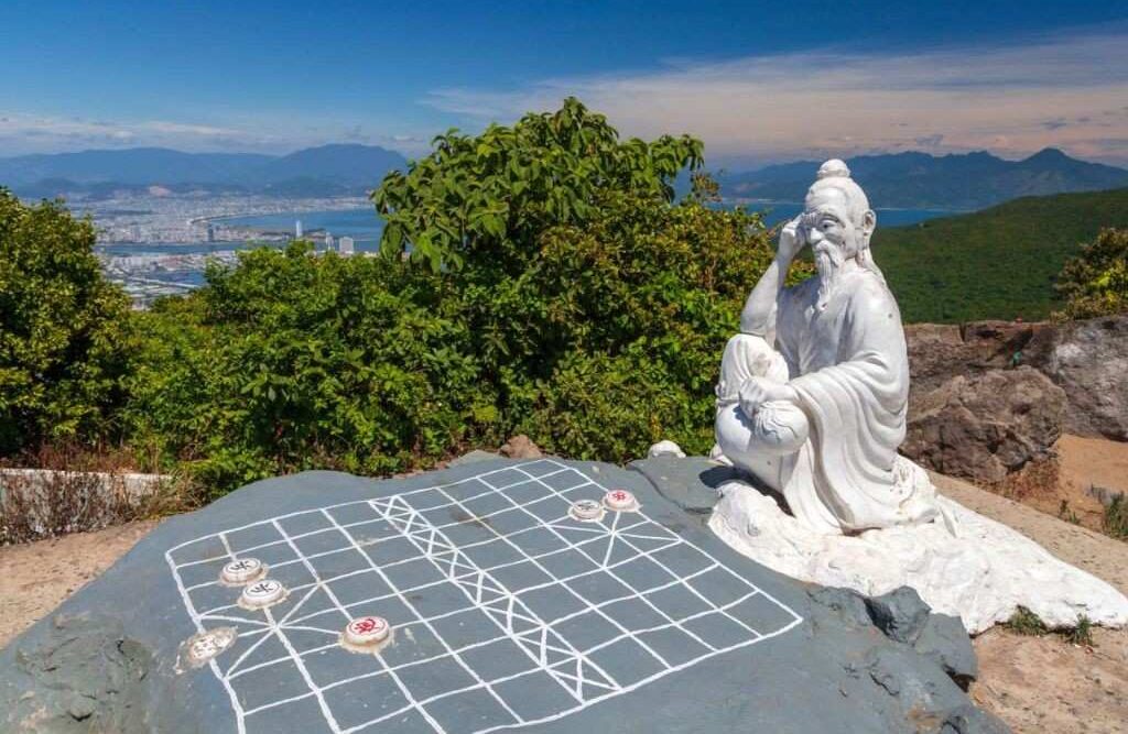 Đỉnh Bàn Cờ tại Bán đảo Sơn Trà là chốn bồng lai tiên cảnh