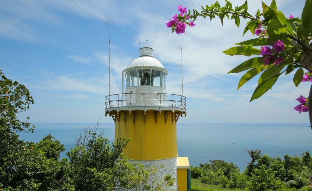 Hải đăng Tiên Sa là góc chill “xanh mát” giữa biển trời bán đảo Sơn Trà