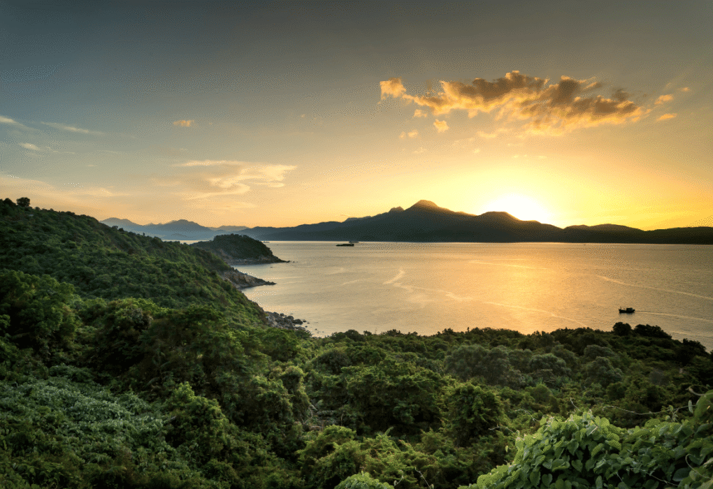 Mùa khô là thời điểm lý tưởng để khám phá Bán đảo Sơn Trà Đà Nẵng