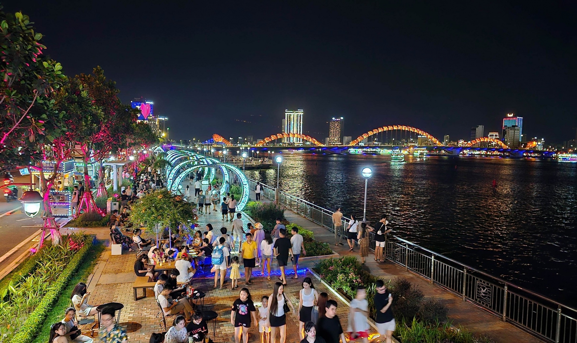 Bạch Đằng lựa chọn tuyệt vời cho góc nhìn Cầu Rồng Đà Nẵng