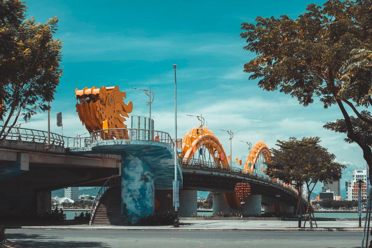 Đường Trần Hưng Đạo - góc nhìn Cầu Rồng Đà Nẵng