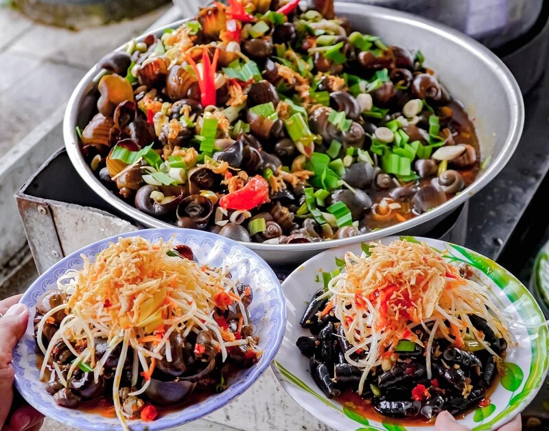 Đĩa ốc hút cay thơm tại quán Thanh – quán ăn ngon Đà Nẵng quen thuộc của giới trẻ