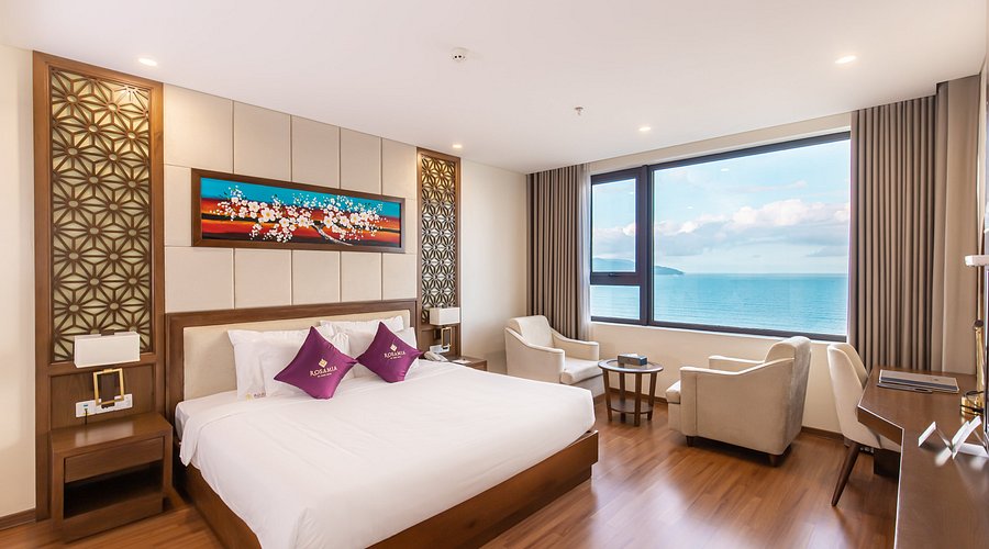 Rosamia là khách sạn Đà Nẵng gần biển Mỹ Khô có cửa sổ lớn, nhiều phòng nhìn biển