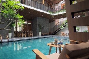 View cực chill bên hồ bơi của Minh House Homestay Đà Nẵng
